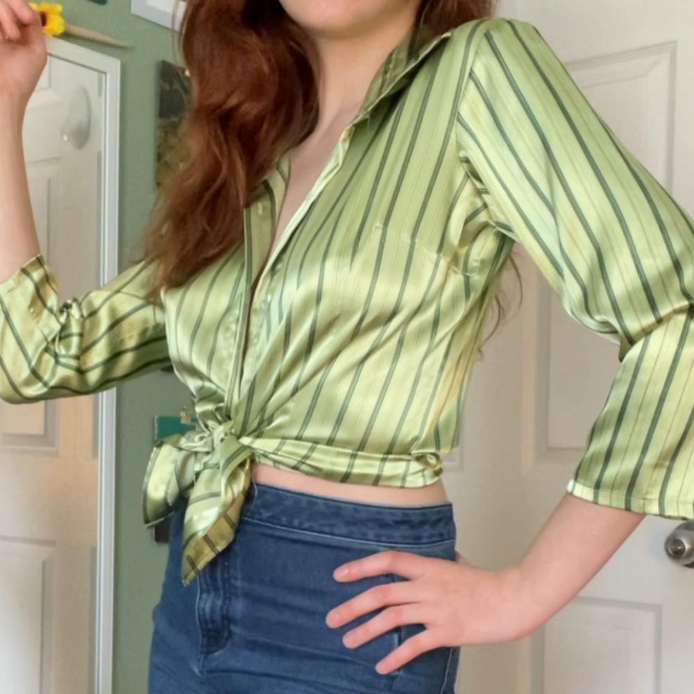 🌸 Vintage Silky Green Disco Button Down Striped